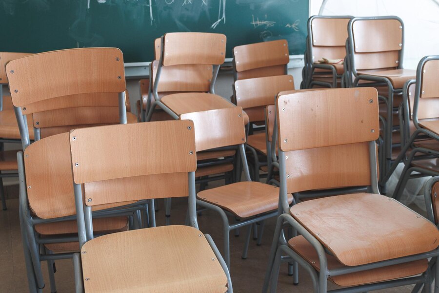 Kursi Kosong Di Kelas